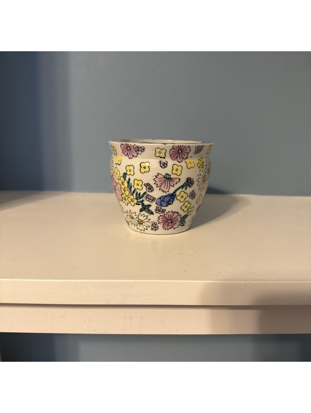Vintage Hand-Painted Ceramic Floral Cachepot / Small Planter – Chinoiserie Style